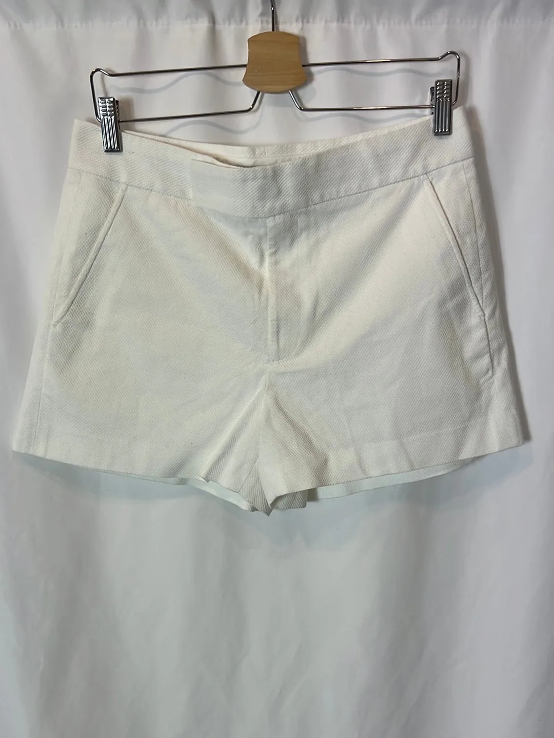 RALPH LAUREN Polo. White Piqué Shorts. Size 38